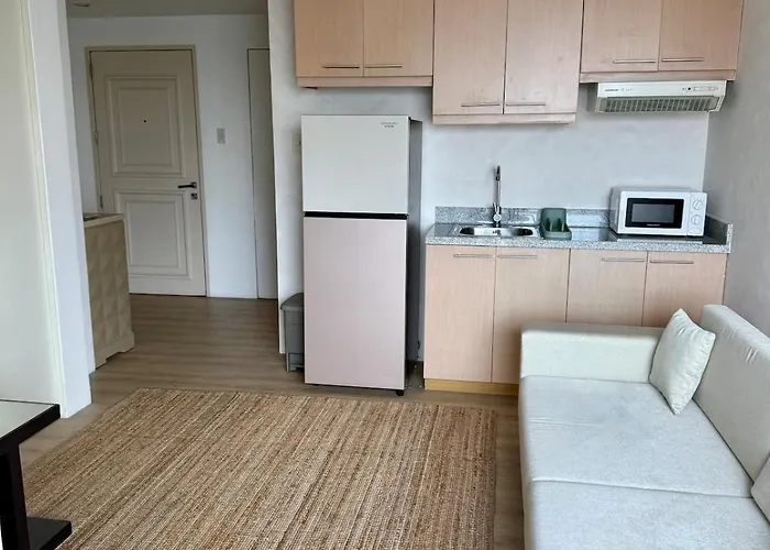 Apartment Roughly 30 Mins From Naia With View Of Greenhills