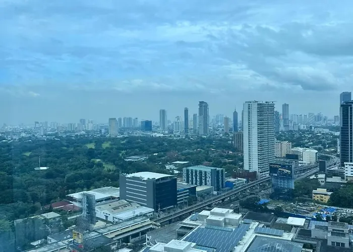 Roughly 30 Mins From Naia With View Of Greenhills * Manila